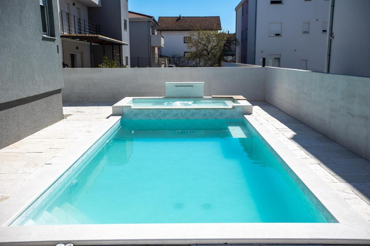 Wave With A Pool - Ae1551 Apartament